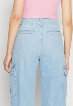 Even&Odd Straight Leg Jeans - Straight Leg Jeans -FOREVER 21 ba343354b4cd47419f5102e1eaa8918b