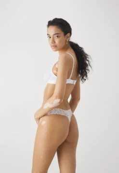 Even&Odd 3 PACK - Thong - Purple/pink/lilac -FOREVER 21 ba9473e068e246e2a7d2c67e138ec5a3