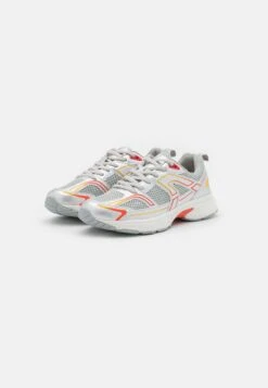 Even&Odd Trainers - Silver 10 Even&Odd Trainers - Silver -FOREVER 21 c5ddc542ad444ea2a7867ccac8e81d51