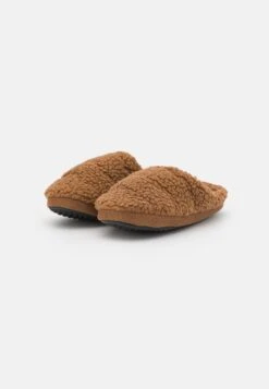 Even&Odd Slippers - Slippers -FOREVER 21 c8acff8b1fb34a94b2dd00e48989a6b1