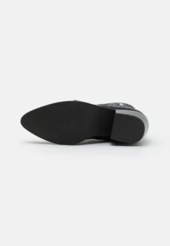 Even&Odd Cowboy/Biker Ankle Boot - Cowboy/Biker Ankle Boot -FOREVER 21 ca326435576d4662b5bc749dbf0cefc9