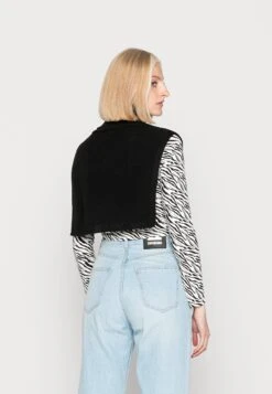 Even&Odd Cape - Black -FOREVER 21 d192a8b4770a4497adec6047a907f41a