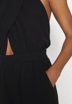 Even&Odd Jumpsuit - Black -FOREVER 21 d63589c31c224d1182545c58df6e1082