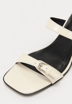 Heeled Mules - White -FOREVER 21 d6e506c28ccb4f64ae08db9b022d8456