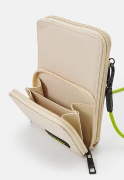 Even&Odd Phone Case -Beige -FOREVER 21 d787616da88f4b969dfa363a482a4c0d