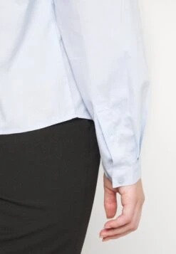 Even&Odd Blouse - Light Blue -FOREVER 21 dab4b7eb40574c15a01f239434aa0e00