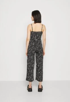 Even&Odd Jumpsuit - Black/White -FOREVER 21 dcc433acb8c240bf90b0ddfcc629dc7c