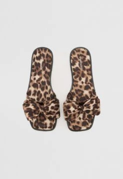 Even&Odd Slippers - Leo -FOREVER 21 dd91523d1dff4c3f887828323c8e0c84