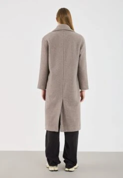 Even&Odd Classic Coat - Taupe -FOREVER 21 e1bef558216949eeb7318edf0f6880f3