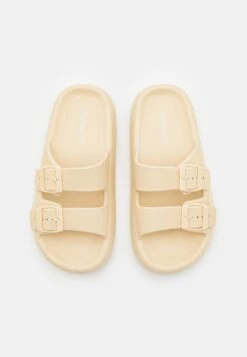 Even&Odd Pool Slides - Off White -FOREVER 21 e5653ac6321d44e8b8df7d0934da2710
