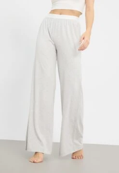 FOREVER 21 25 FOREVER 21 -FOREVER 21 e6f5204561c64c1f89d696f289bb95c3