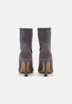 Even&Odd High Heeled Ankle Boots - Grey -FOREVER 21 e972ca447d414a00be05cbcd7aa7b911