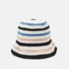 Even&Odd Hat - White/Black/Blue -FOREVER 21 f02ec4b4a0bb4defa7008b17949d9892