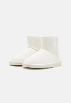 Even&Odd Classic Ankle Boots - White -FOREVER 21 f17b910232874dfc9668a1be6e6c9158