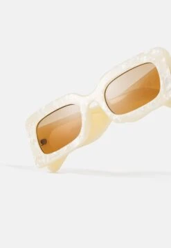 Even&Odd Sunglasses - Off-White -FOREVER 21 f8e0b31b1eb54adca6ea924d44bda4d7