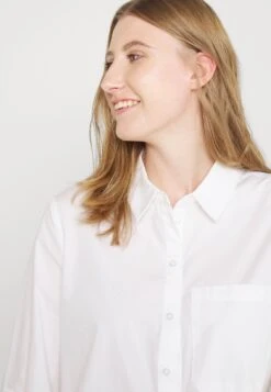 Even&Odd Blouse - White 22 Even&Odd Blouse - White -FOREVER 21 fd76a8dda5cd4a15bce02082093c47a5