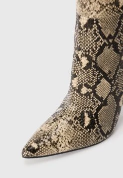 Even&Odd High Heeled Boots - Grey -FOREVER 21 fe1e871d388347efbc55893397d329ae