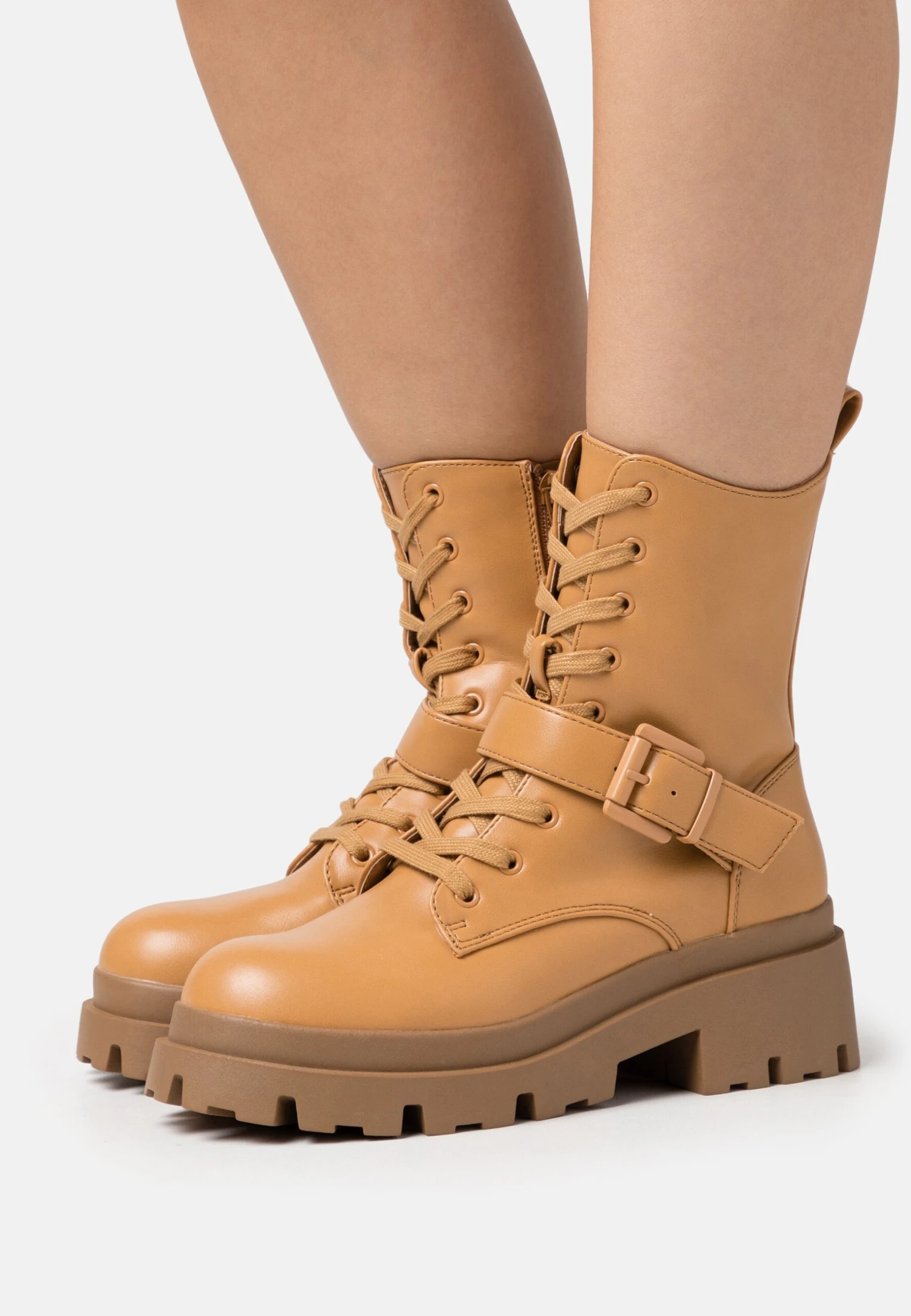 Lace-Up Ankle Boots - Lace-Up Ankle Boots 3 Lace-Up Ankle Boots - Lace-Up Ankle Boots